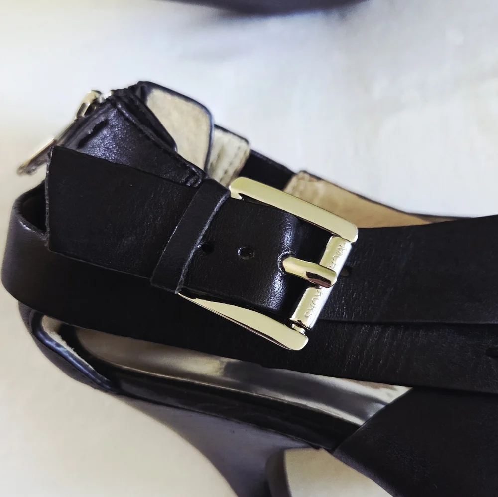 Michael Kors ✨️ Zoe Black Leather Women's Sandals Size 10